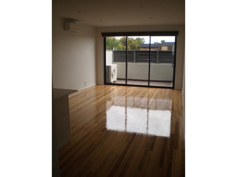 2/96 Plumpton Avenue, Glenroy VIC 3046