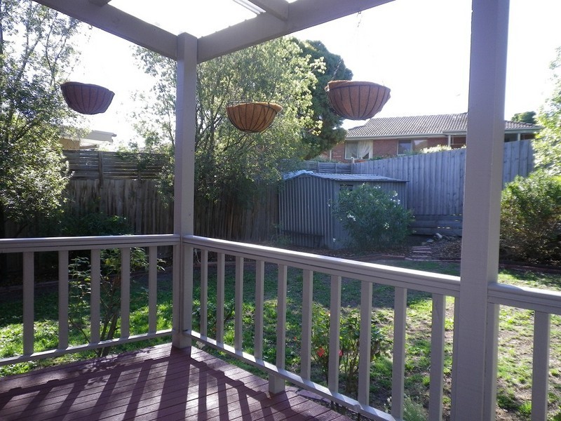 13 Hillcroft Drive, Templestowe VIC 3106