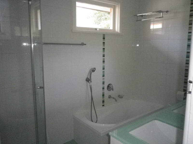 9 Calvin Crescent, Doncaster East VIC 3109