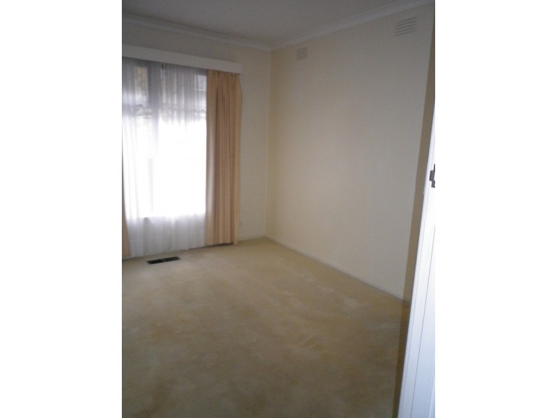 9 Calvin Crescent, Doncaster East VIC 3109