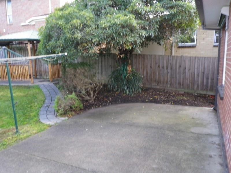 9 Calvin Crescent, Doncaster East VIC 3109