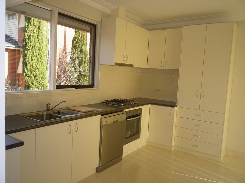 2/52 Cuthbert Street, Bulleen VIC 3105