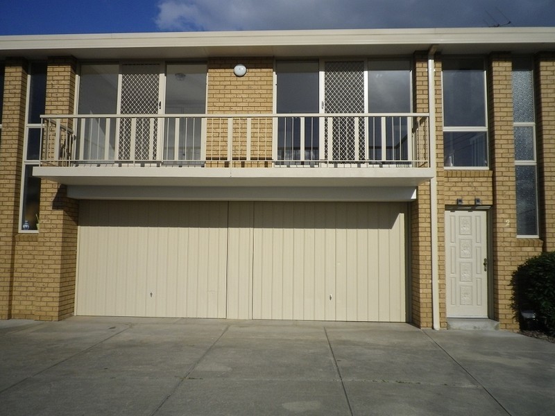 2/52 Cuthbert Street, Bulleen VIC 3105