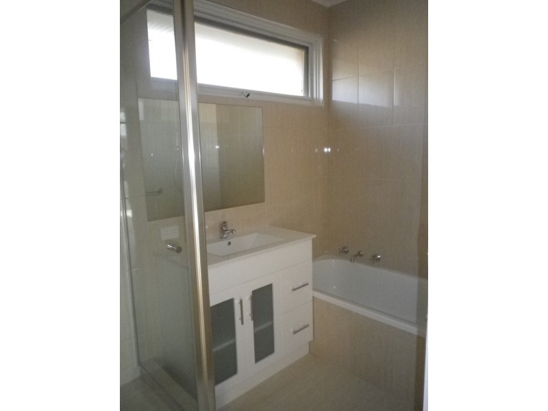 2/52 Cuthbert Street, Bulleen VIC 3105