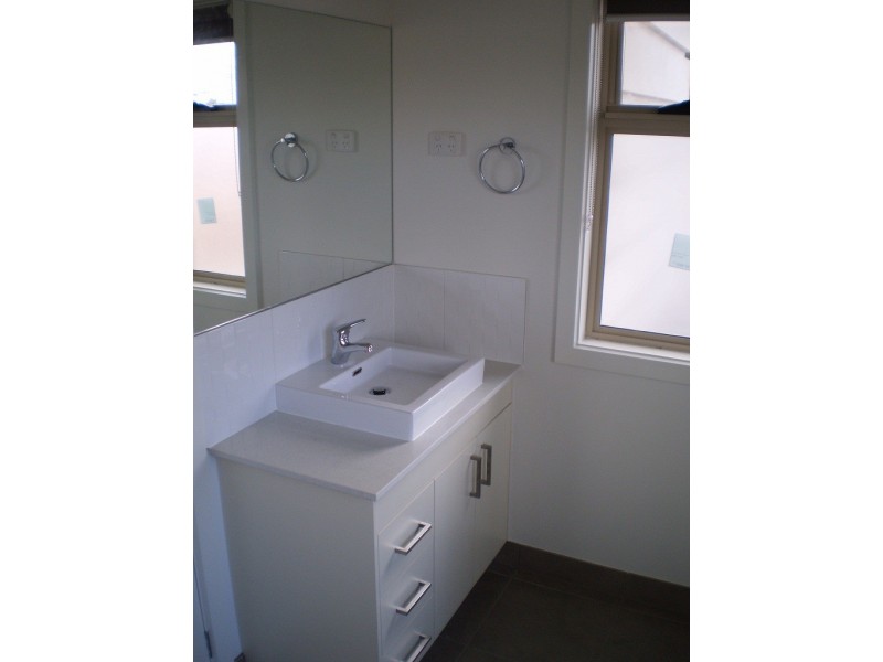 2/124 Daley Street, Glenroy VIC 3046