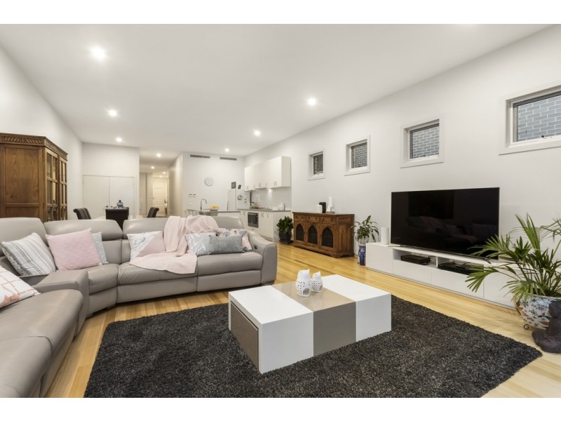 37 Morello Circle, Doncaster East VIC 3109