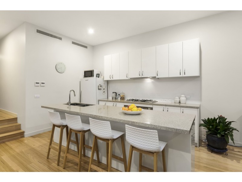 37 Morello Circle, Doncaster East VIC 3109