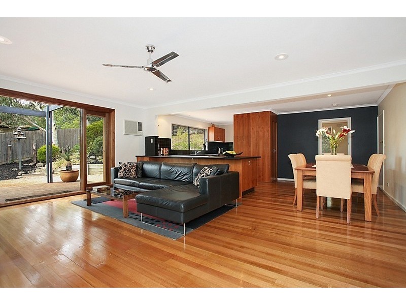 6 Lorraine Court, Warranwood VIC 3134