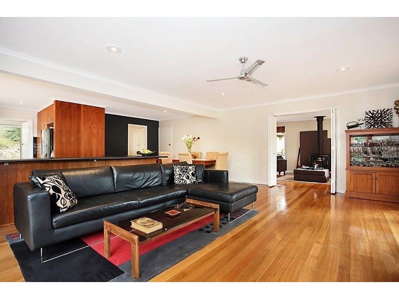 6 Lorraine Court, Warranwood VIC 3134