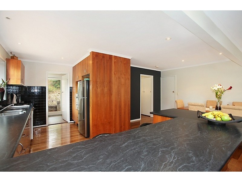 6 Lorraine Court, Warranwood VIC 3134