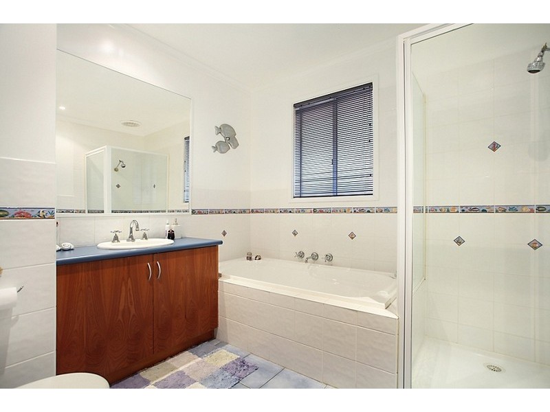 6 Lorraine Court, Warranwood VIC 3134