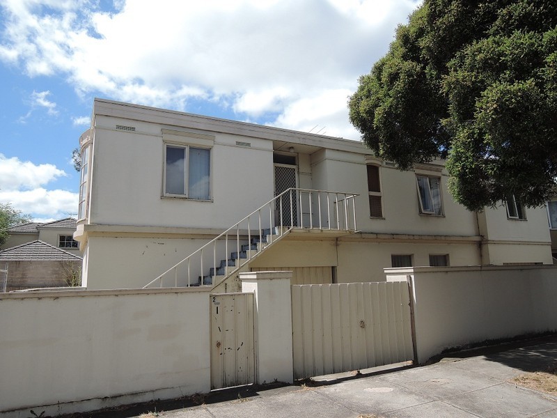 2/165 Blackburn Road, Doncaster East VIC 3109