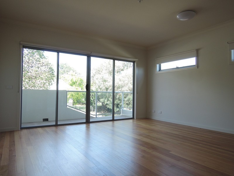 12 Alfrick Rd, Croydon VIC 3136