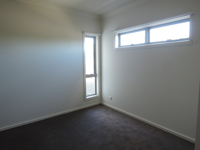 12 Alfrick Rd, Croydon VIC 3136