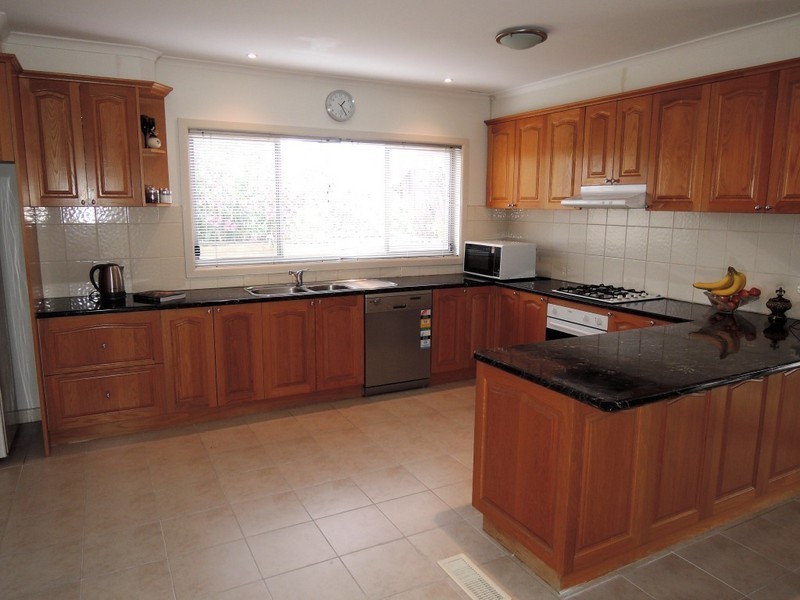 69 Wetherby Road, Doncaster VIC 3108