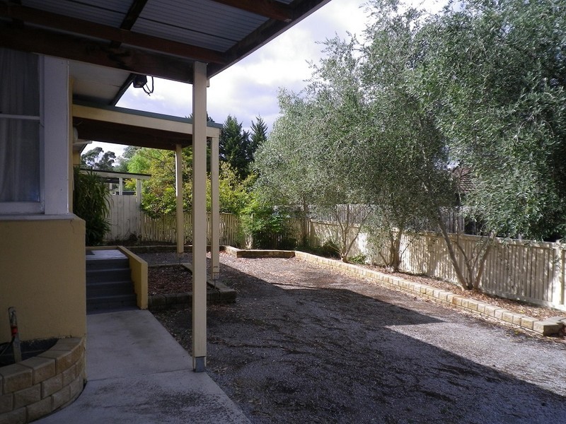 1/6 Linden Court, Croydon North VIC 3136