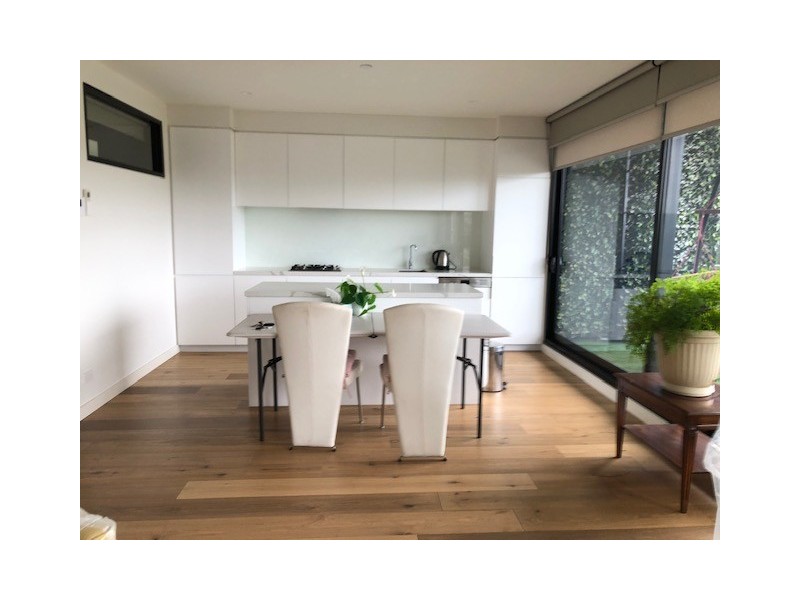 208/7 Red Hill Tce, Doncaster East VIC 3109