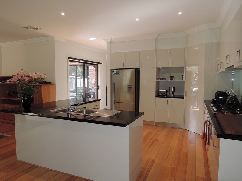 2A Beenak Court, Doncaster East VIC 3109