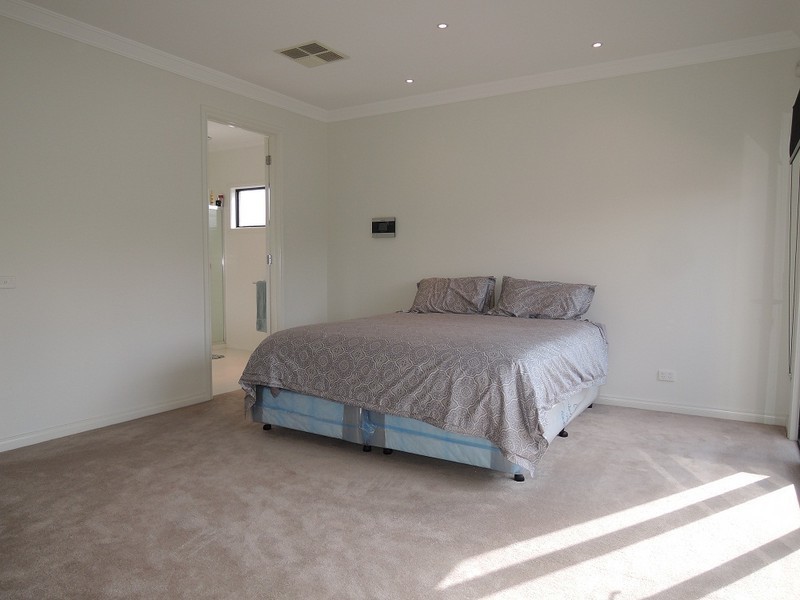 2A Beenak Court, Doncaster East VIC 3109