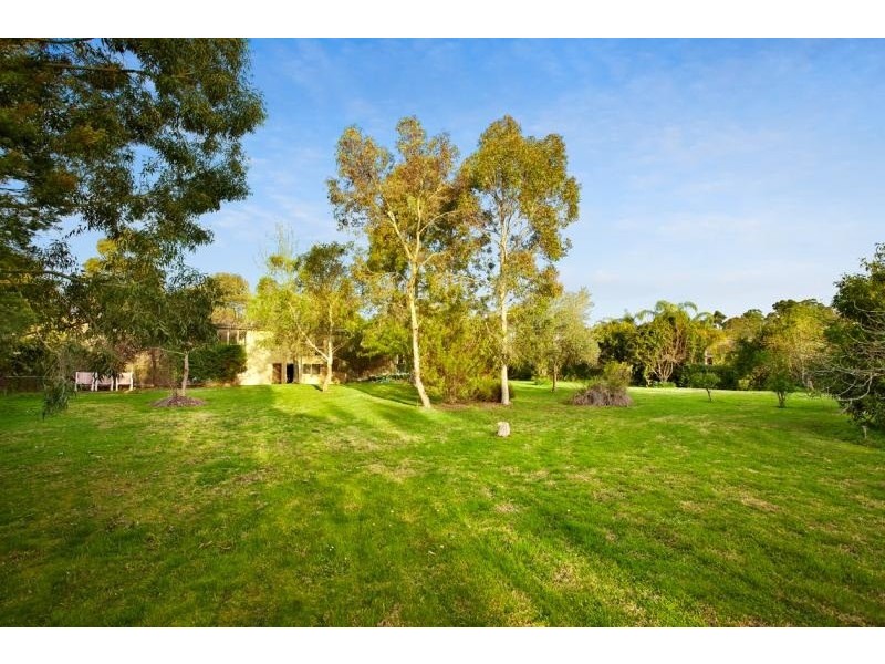 15 Chivers Road, Templestowe VIC 3106