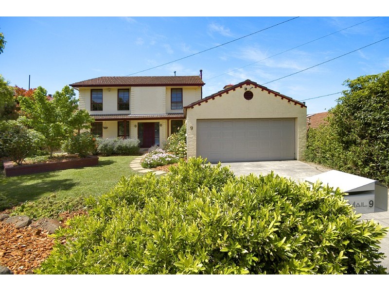 9 Santiago Street, Doncaster VIC 3108