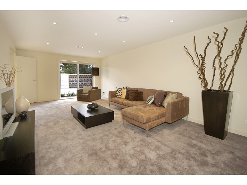 Unit 1/1 Nartanda Court, Doncaster East VIC 3109