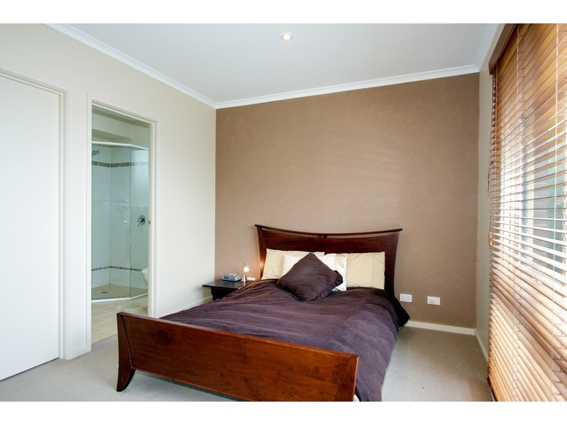 15 Maroney Court, Doncaster East VIC 3109