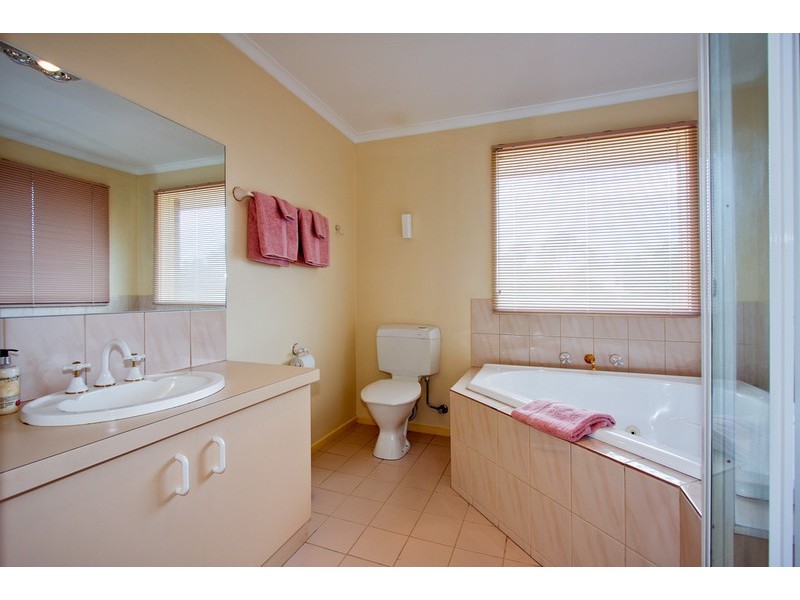 15 Maroney Court, Doncaster East VIC 3109