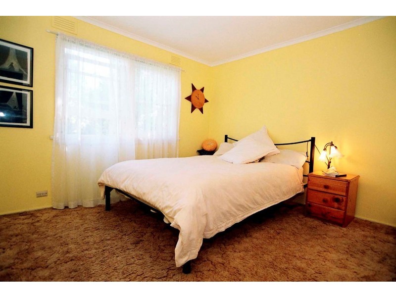 2 Parry Street, Croydon VIC 3136