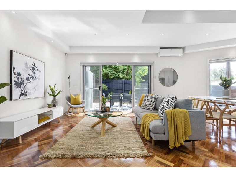 2/18 Hiddleston Avenue, Box Hill South VIC 3128