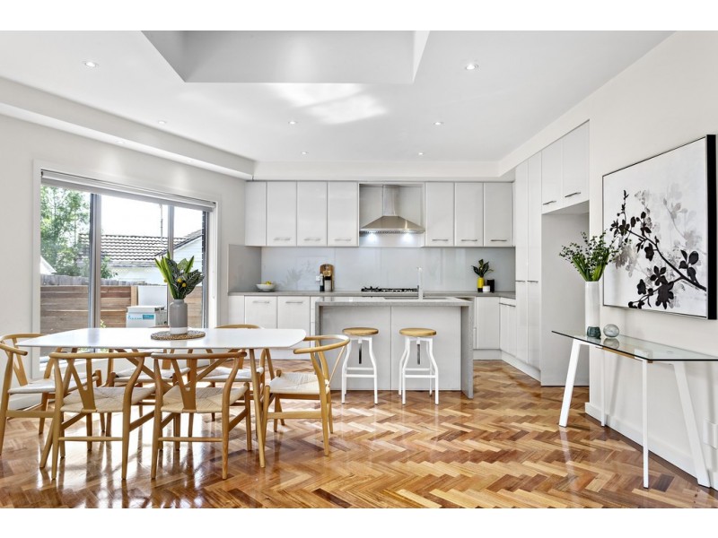 2/18 Hiddleston Avenue, Box Hill South VIC 3128