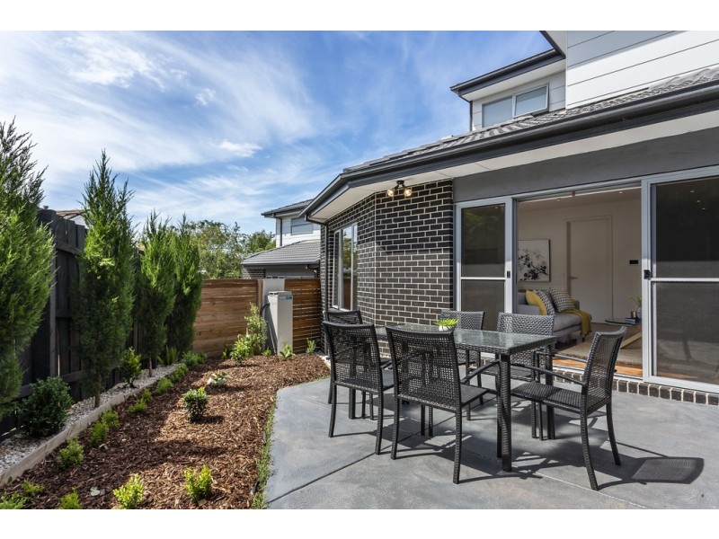 2/18 Hiddleston Avenue, Box Hill South VIC 3128