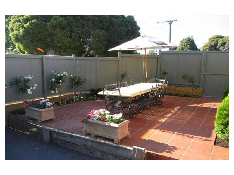 1/18 Elizabeth Street, Doncaster East VIC 3109