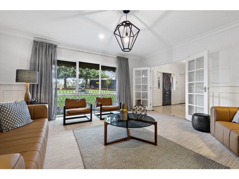 7 Houndswood Close, Doncaster East VIC 3109