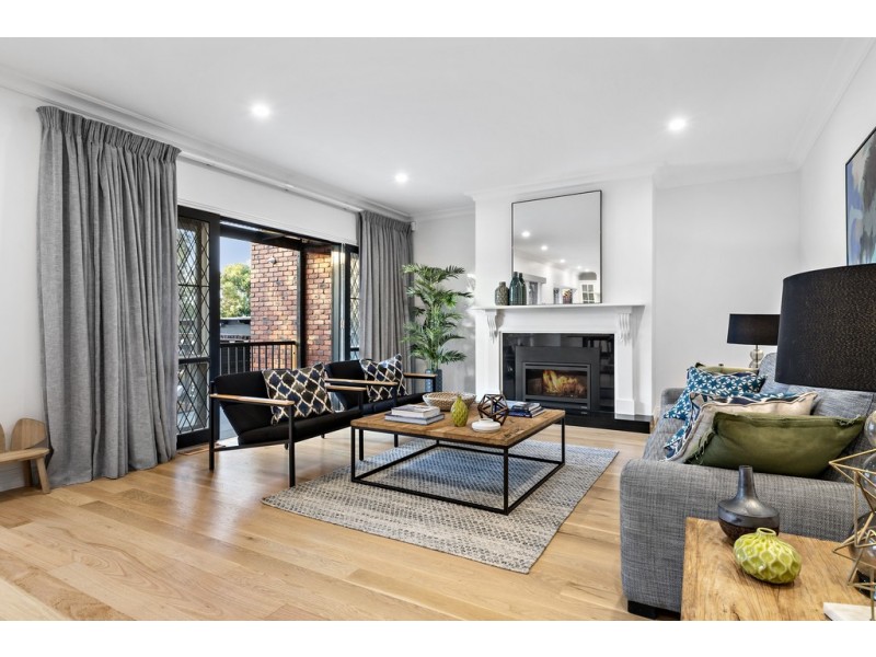 7 Houndswood Close, Doncaster East VIC 3109