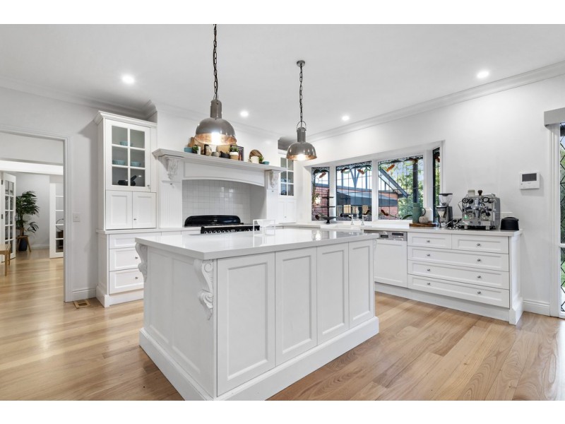 7 Houndswood Close, Doncaster East VIC 3109