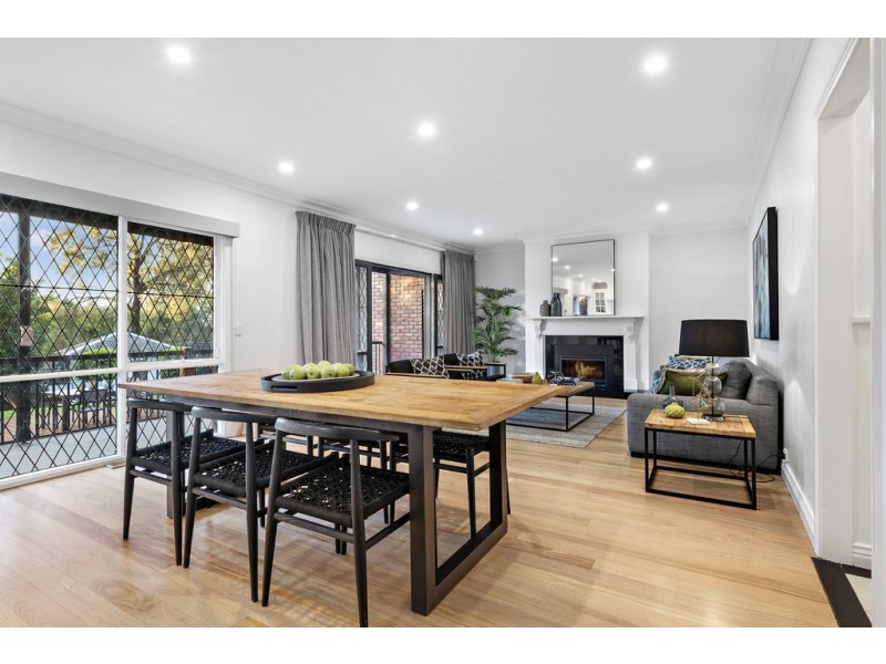 7 Houndswood Close, Doncaster East VIC 3109