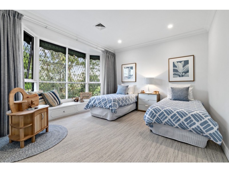 7 Houndswood Close, Doncaster East VIC 3109