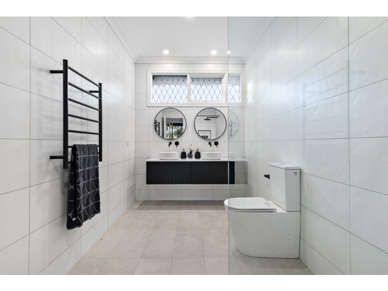 7 Houndswood Close, Doncaster East VIC 3109