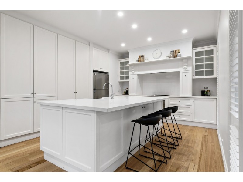 7 Houndswood Close, Doncaster East VIC 3109