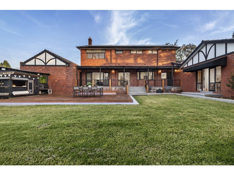 7 Houndswood Close, Doncaster East VIC 3109