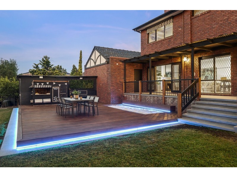 7 Houndswood Close, Doncaster East VIC 3109