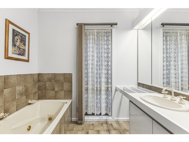 4 The Priory, Templestowe VIC 3106