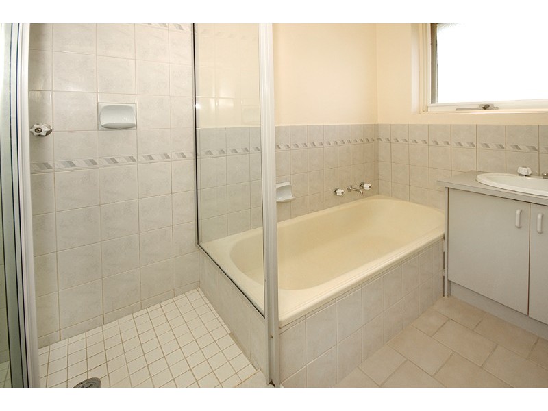 4/27 Lincoln Drive, Bulleen VIC 3105