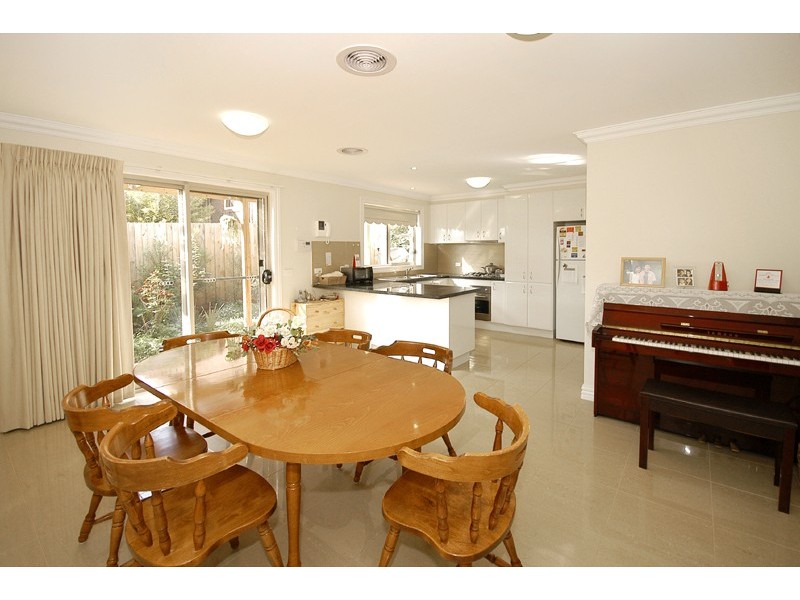 2/95 George St, Doncaster East VIC 3109