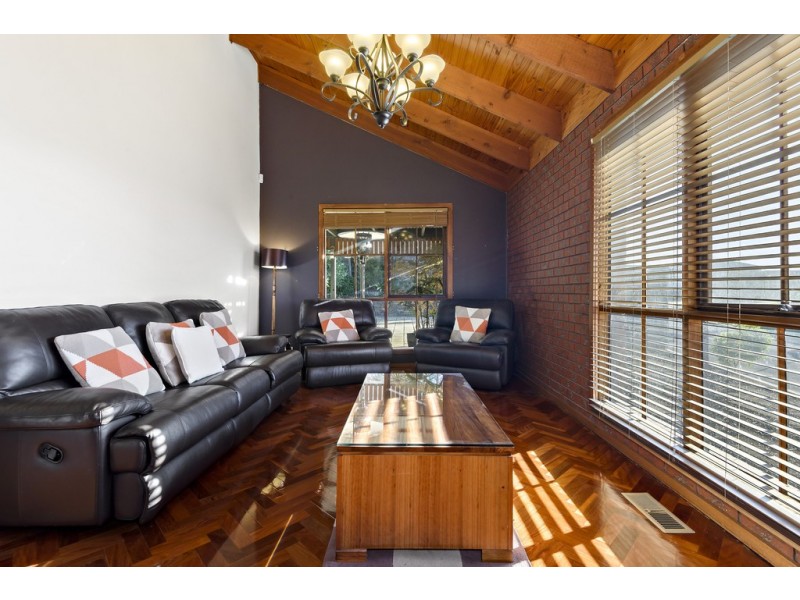 69 Pine Hill Drive, Doncaster East VIC 3109