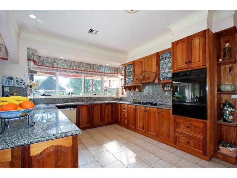 91 Knees Road, Park Orchards VIC 3114