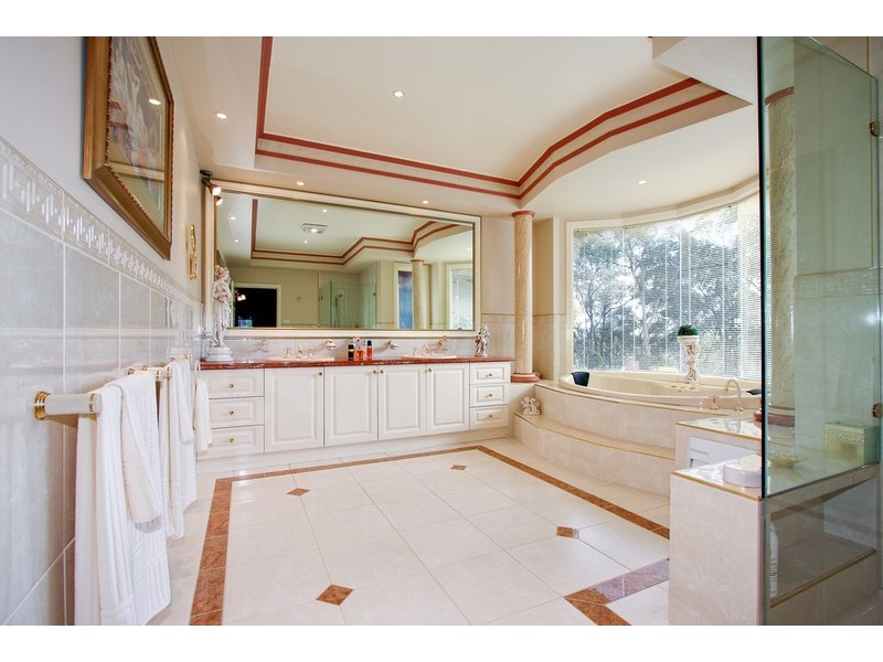 91 Knees Road, Park Orchards VIC 3114