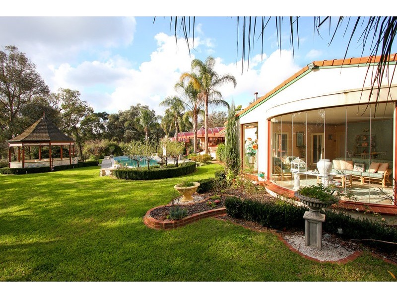 91 Knees Road, Park Orchards VIC 3114