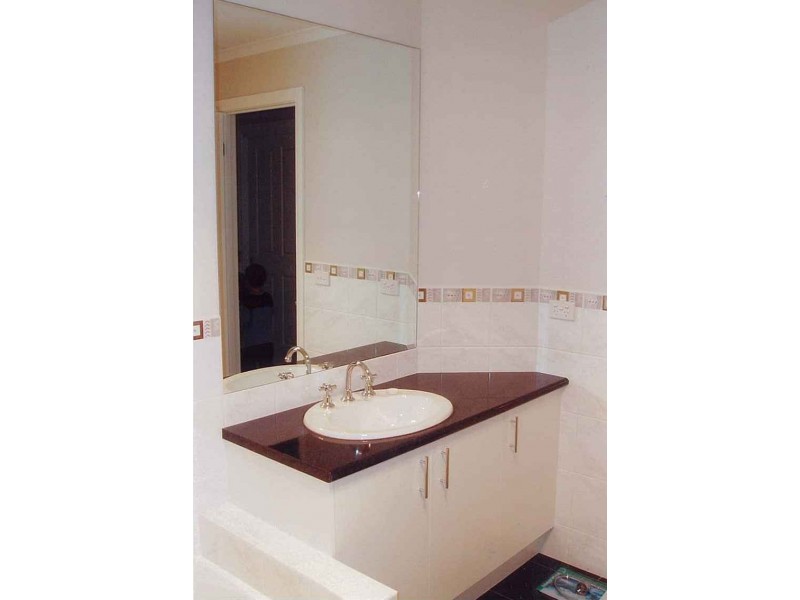 2/28 Greendale Road, Doncaster East VIC 3109